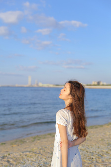 亚洲XXX午休国产熟女屁屁手